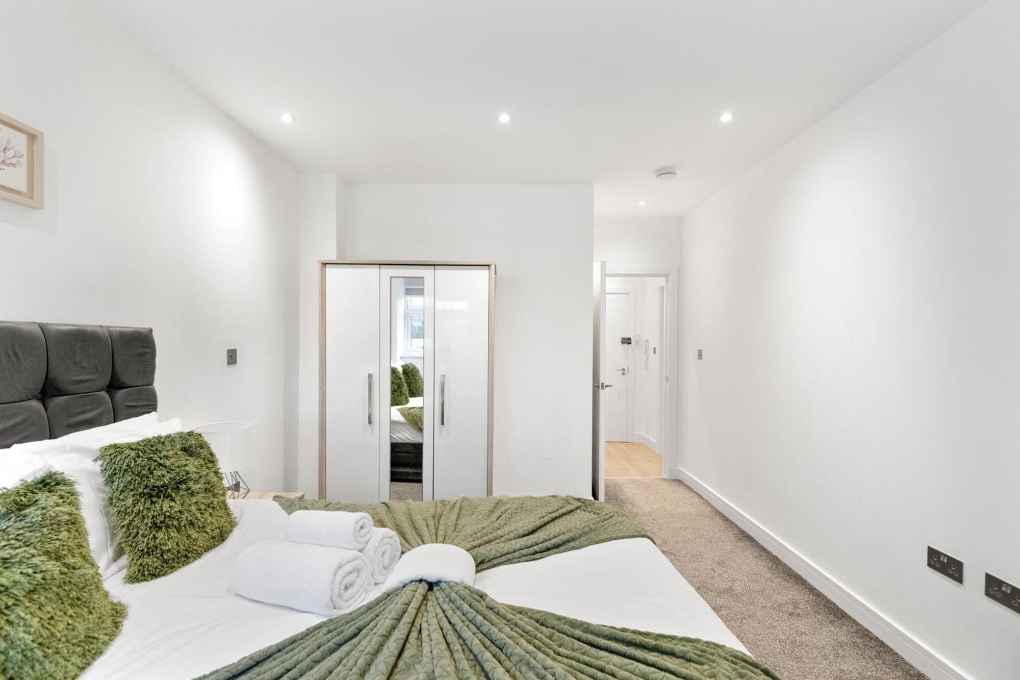 Bright And Spacious Apartment - Excellent Location ลอนดอน ภายนอก รูปภาพ